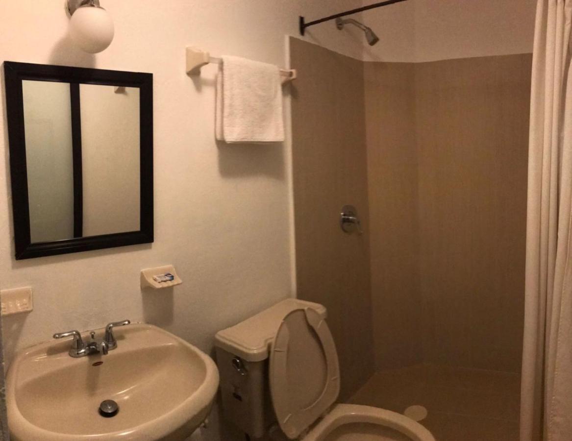 Casa Lek Hotel ซานกริสโตบัล เด ลาสกาซาส ภายนอก รูปภาพ